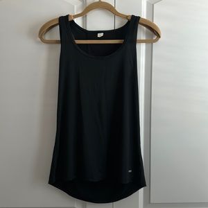 Marika sports top